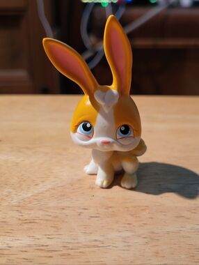 Littlest Pet Shop Rabbit (White & Orange) #75 Blue eyes 2004 Hasbro (Retired)